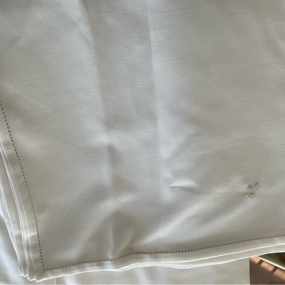 NEW Set of tablecloth and matching napkins - Picture 5 of 9